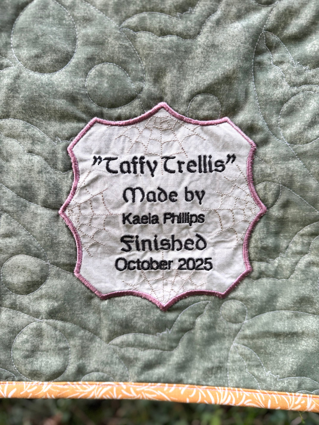 “Taffy Trellis” Halloween Throw quilt